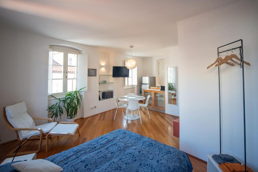 Torretta10 - Studio Apartment Триест Екстериор снимка